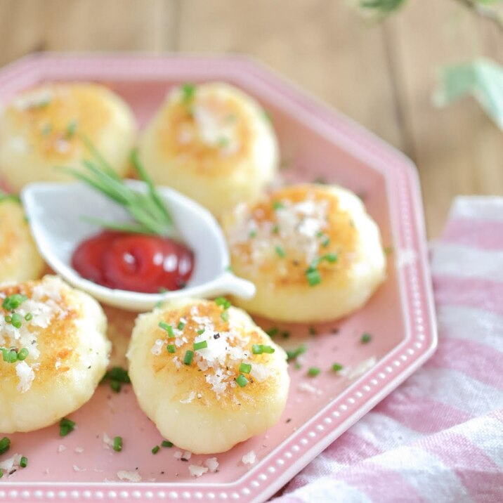 休日おつまみに とろ りチーズのイタリアン芋もち レシピ 作り方 By Mimi 楽天レシピ